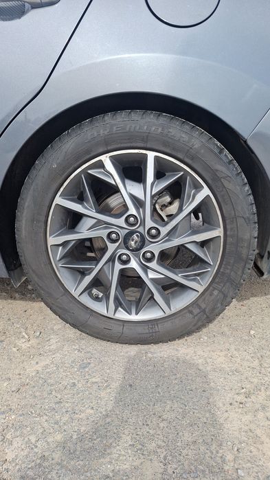 Продам диски с шинами