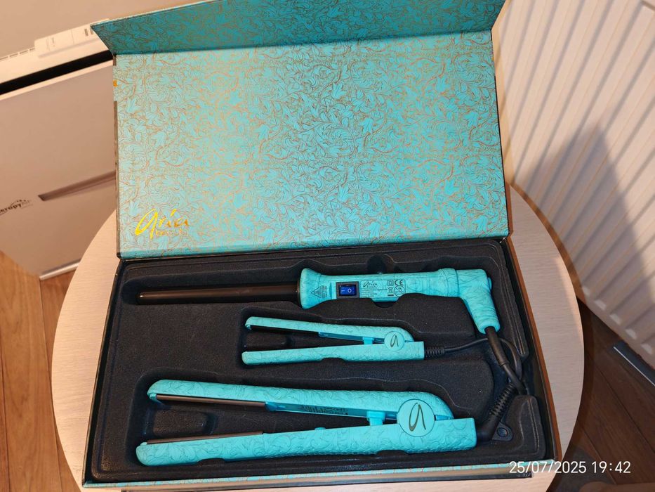 Aria Beauty set Placa de par ceramica și ondulator