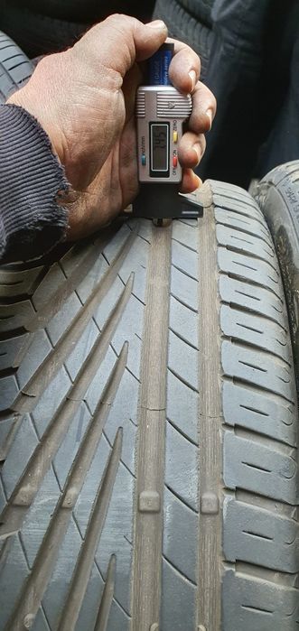 Гуми 2бр 205/50/17 - 1бр  - 99лв