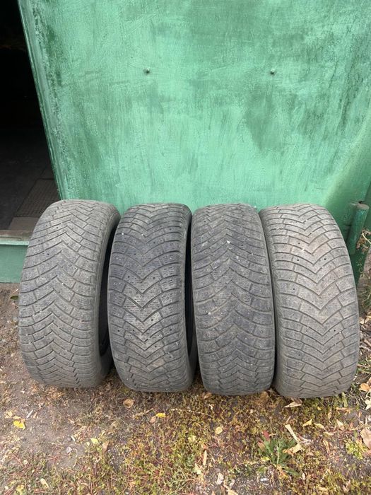 Продаю зимние шины