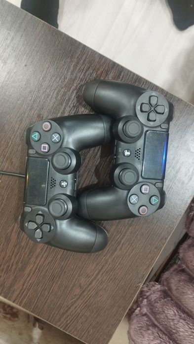 Продам play station 4 pro
