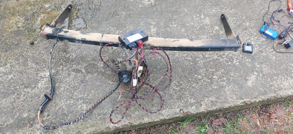 Vand carlig remorcare vw passat b6 berlina/breck! Cu modul si priză