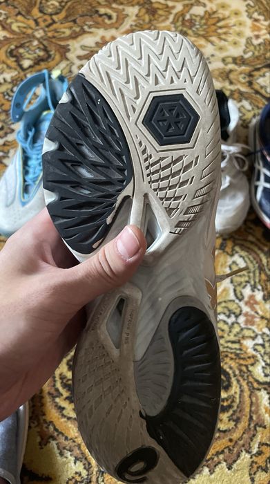 Кроссовки волейбольные asics