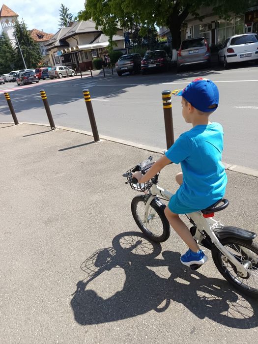 Vând bicicleta in stare buna.