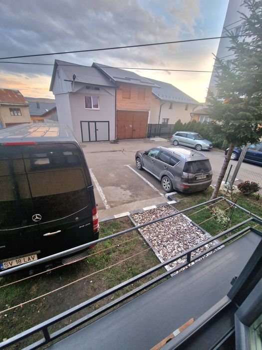 Inchiriez apartament 3 camere