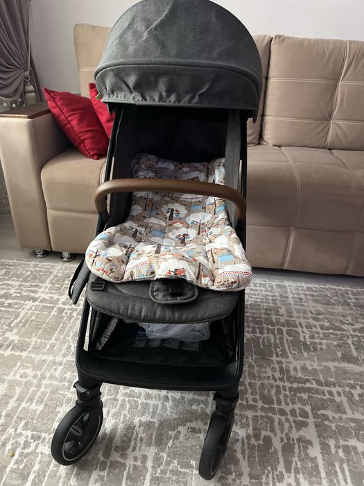 Продам детскую прогулочную коляску