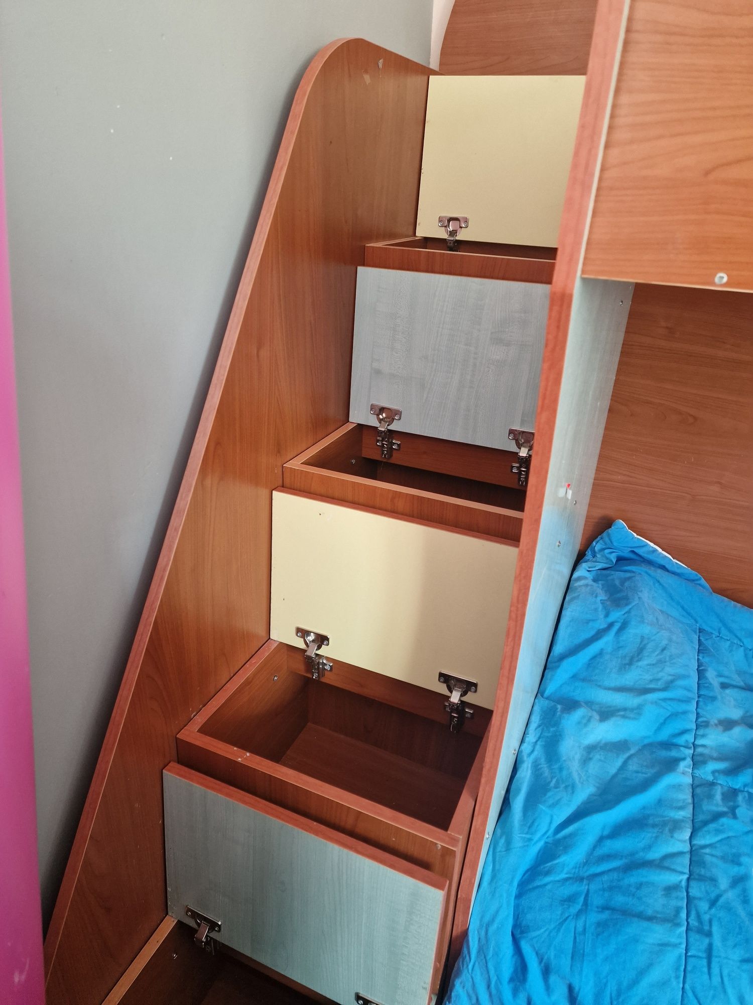 Двуетажно легло с място за съхранение гр. Горна Оряховица • OLX.bg