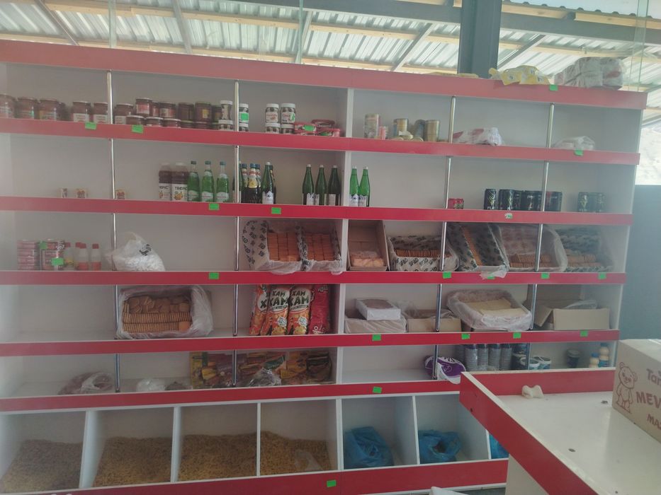 Magazin Mebel polkalar