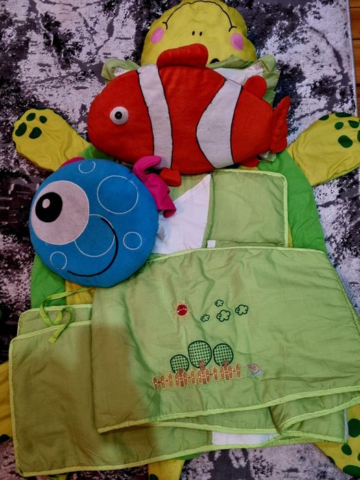 Одним лотом детские подушки, бортик в кроватку, навесной органайзер