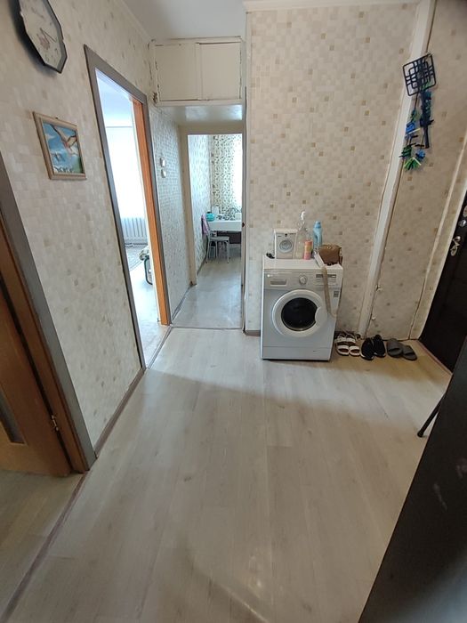 Продам 3 х комн . 9-19,  1 этаж.