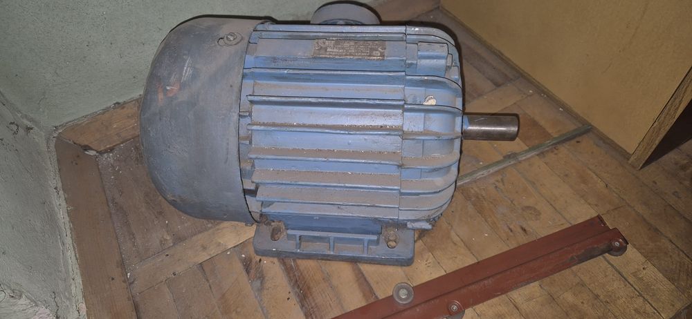 Продам электродвигатель