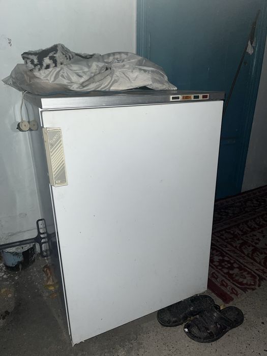 Продам морозильник