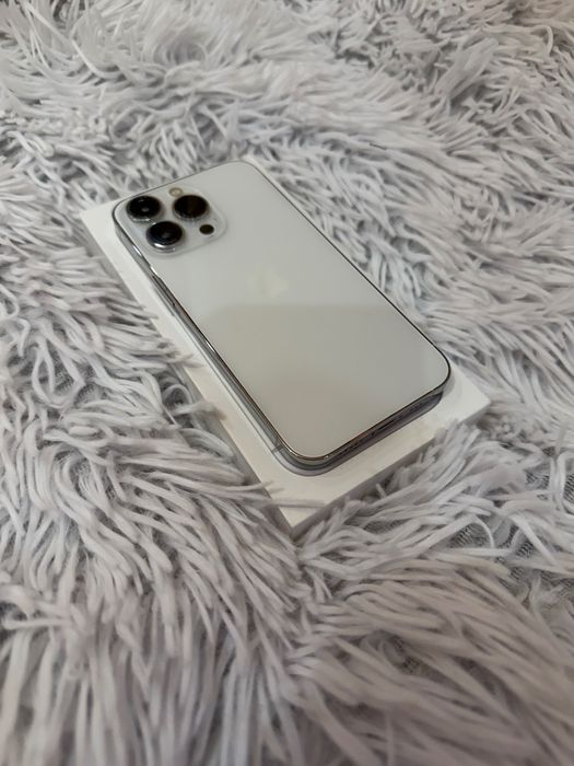 Продавам iPhone 13 Pro – Silver (128 GB)