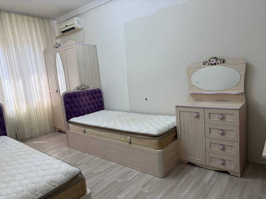 Сдается в аренду 4 комнатная квартира у Гранд Мир отеля ,  160 м.кв