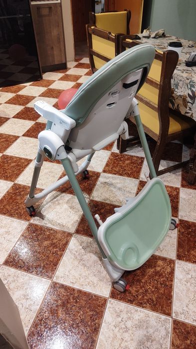 Peg Perego стол за хранене
