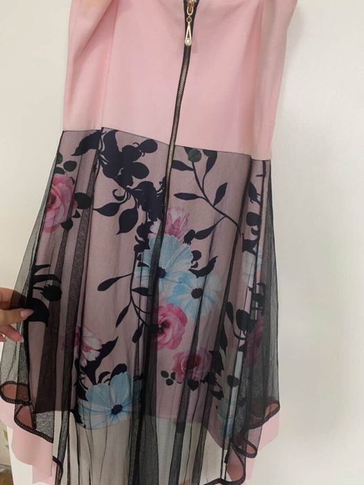 Офизиална розова рокля