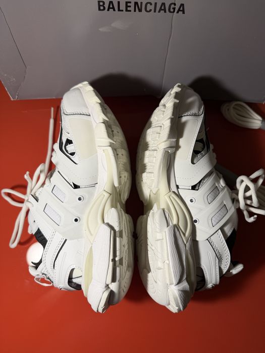 Balenciaga Track 36