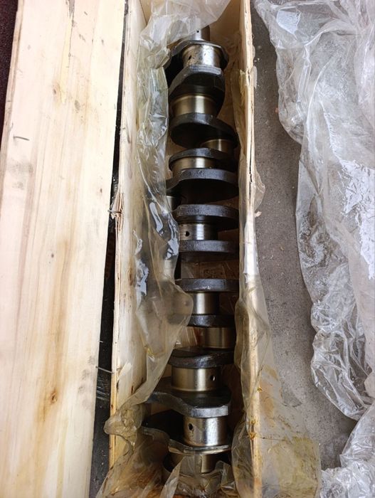 НОВЫЙ Вал коленчатый