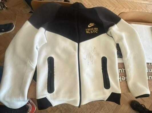 Уникален суичър Nike с автограф – лимитирана серия K. Nasar 404 BLSTC