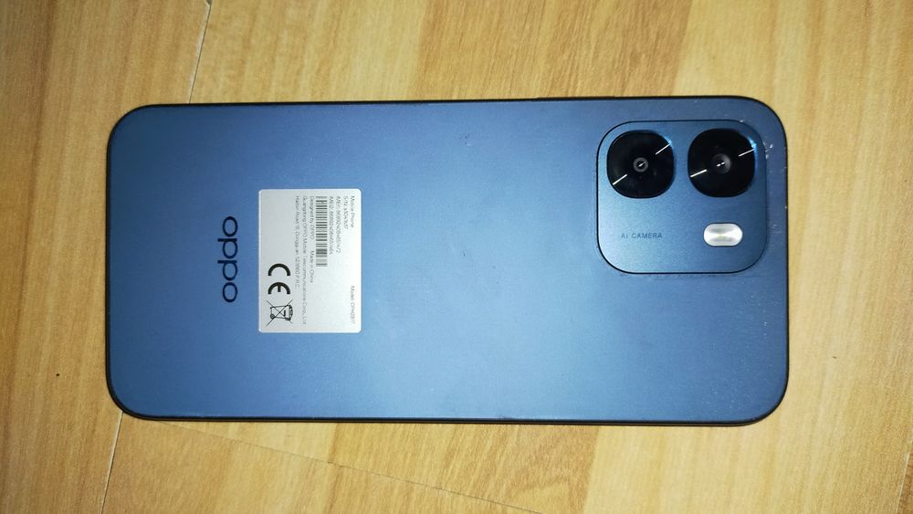продам почти новый телефон oppo A6