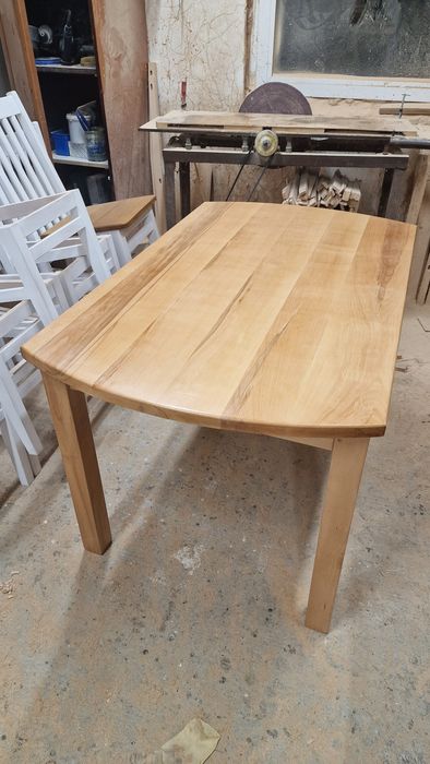 Scaune si mese din lemn masiv de la producator