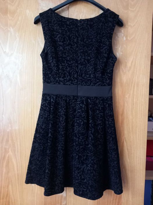 Къса черна велурена рокля С-М размер