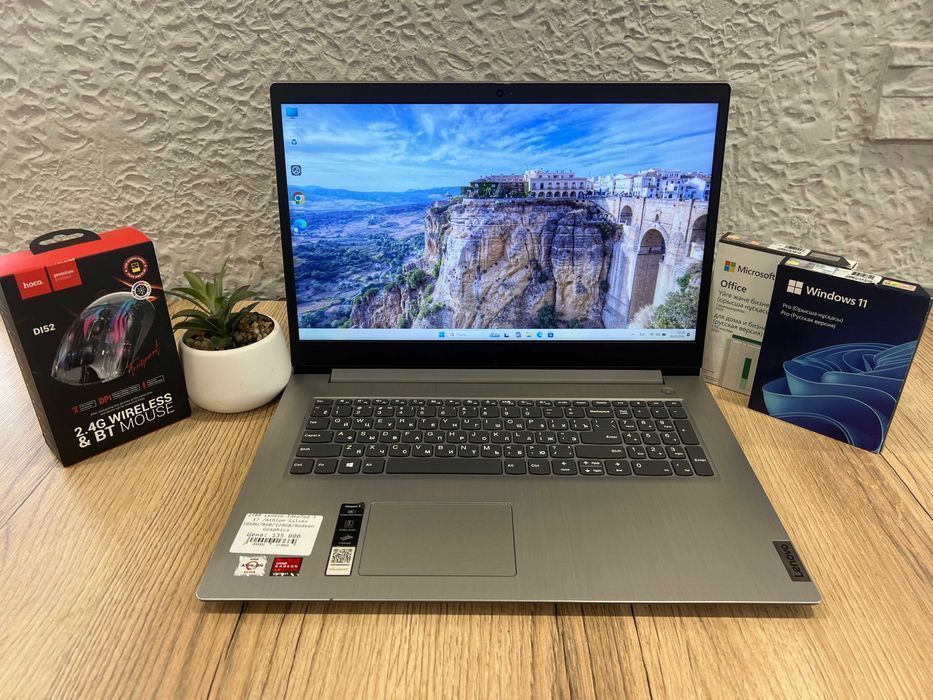 Ноутбук для работы Lenovo IdeaPad 17 /Athlon Silver 3050U/8GB/128GB