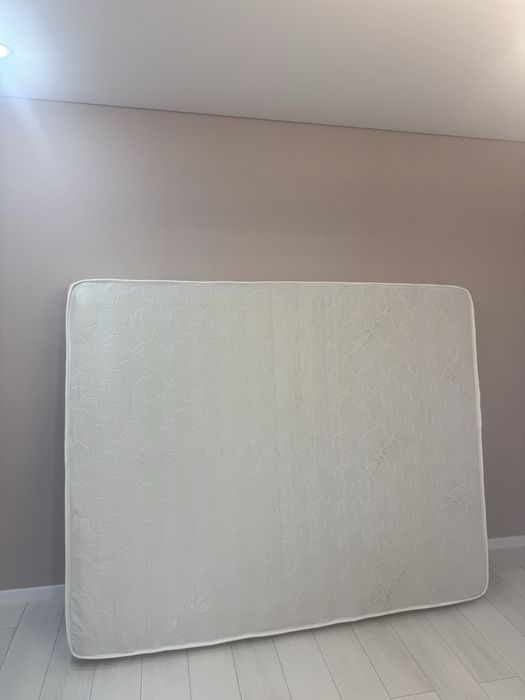 Продам 2 матраса пружинные