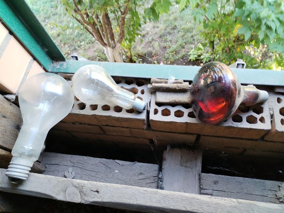 Продам лампы 3 шт