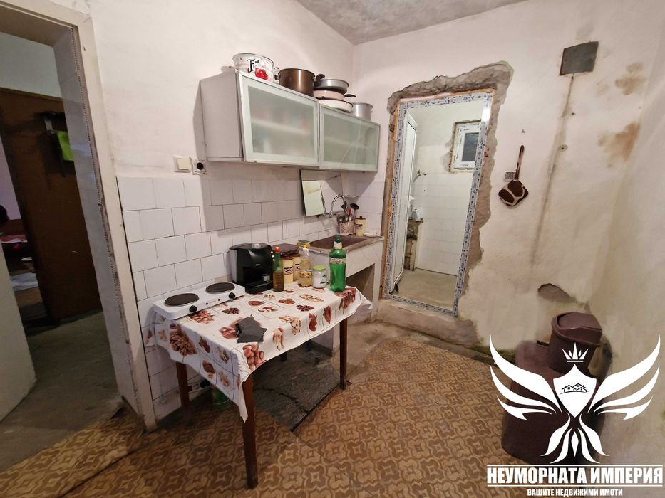 Двуетажна къща с постройки 384РЗП с 930кв. двор село Караджалово