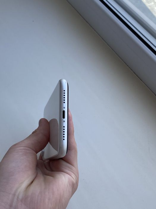 iPhone xp состояние хорошее 76% 64гб!