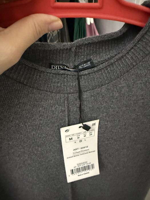 Продам платье трикотажное