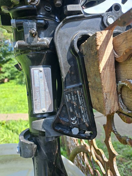 Motor barcă Suzuki 2,5cp 4 timpi
