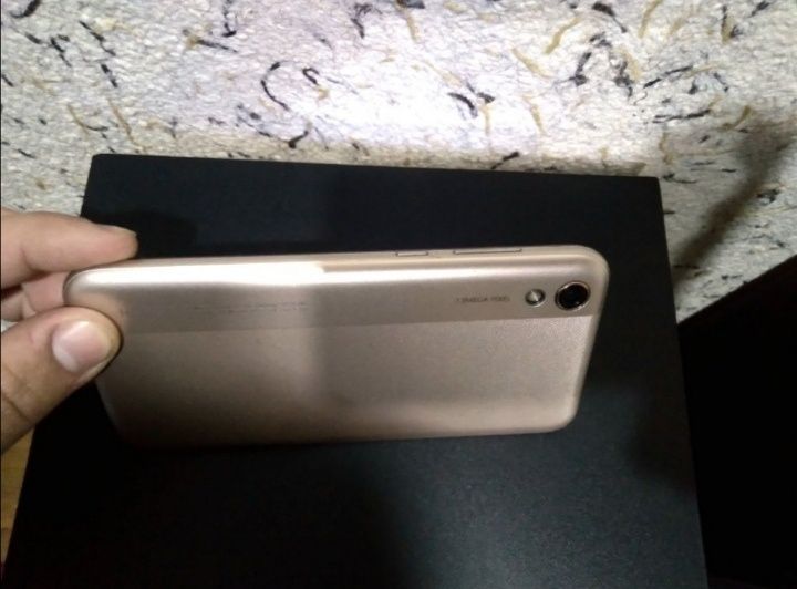 Honor 8s 
karopka dokumenti bor
2ta sim kartali imeidan