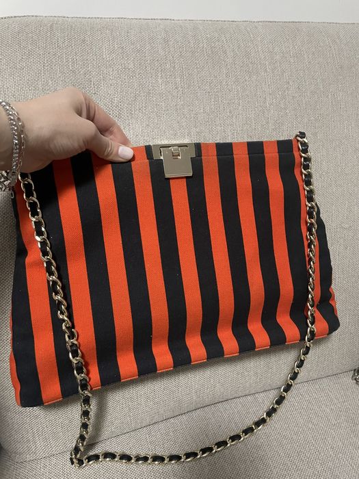 Geanta Musette, cu dungi portocalii si catarama aurie