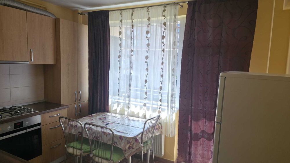 Ofer spre închiriere apartament cu 1 cameră