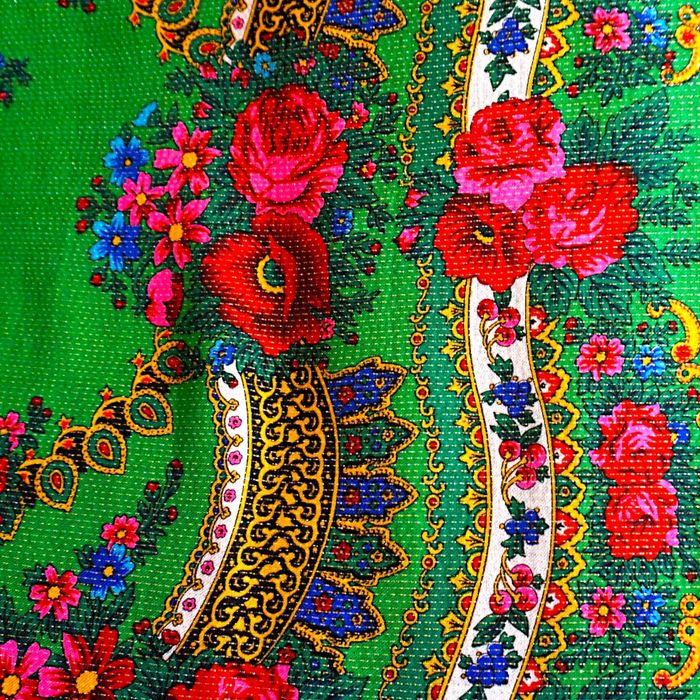 Basma veche din lana virgina , sal traditional mare 130 cm x 130 cm