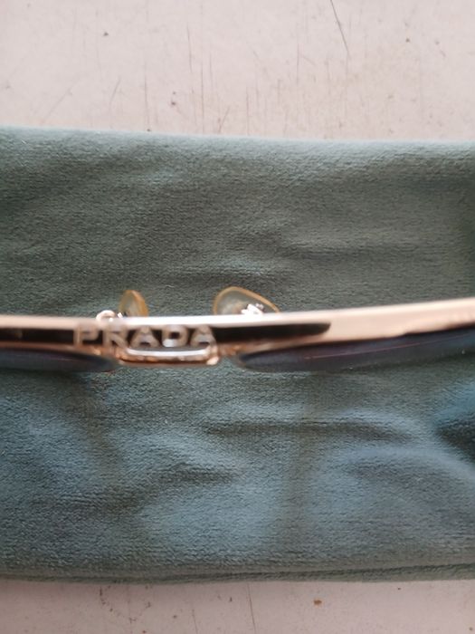 Солнцезащитные очки PRADA