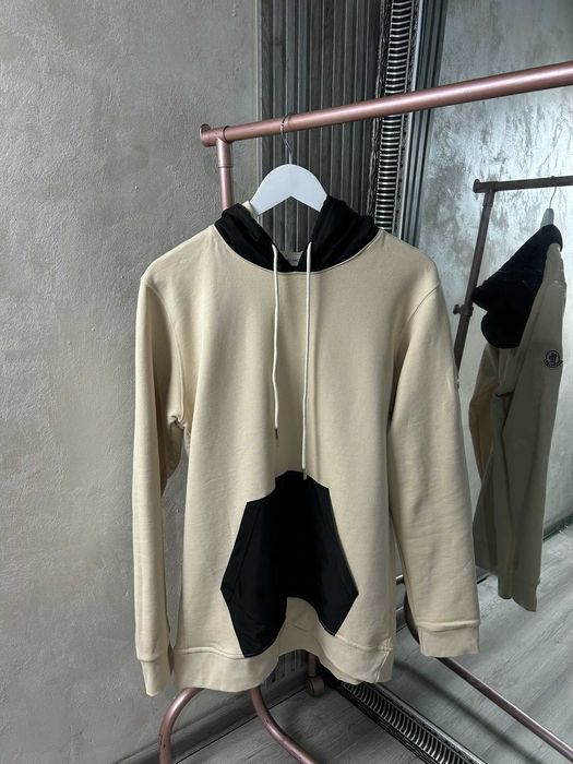 Мъжки блузи и суичери в бял цвят