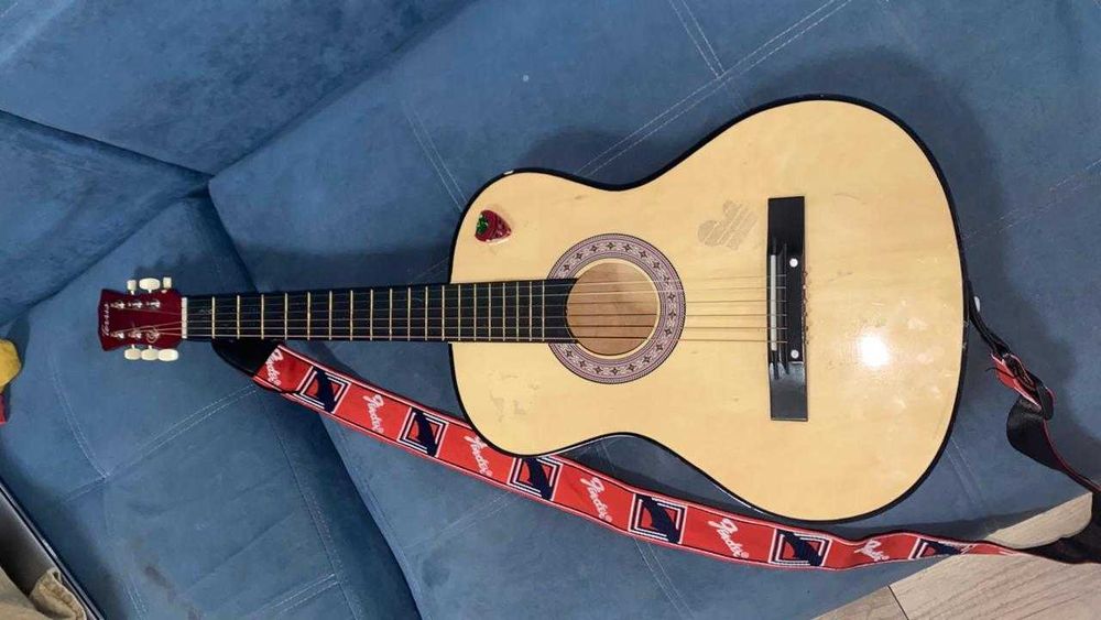 Акустическая гитара