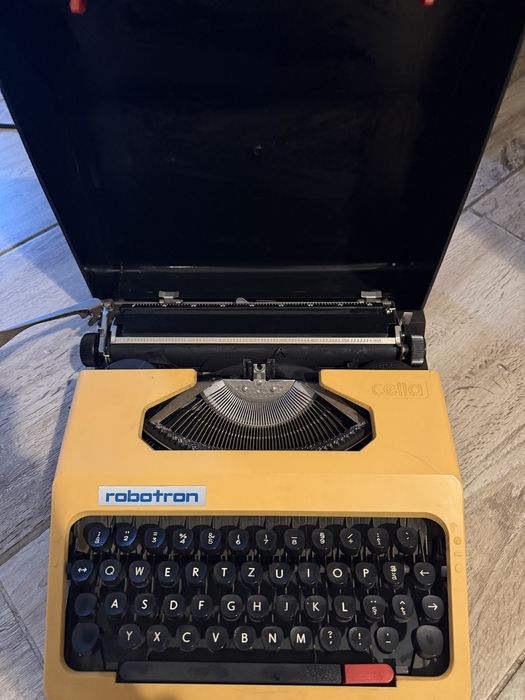 masina de scris perfect functionala