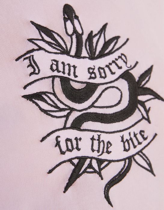 Bershka нова мрежеста блузя с апликация