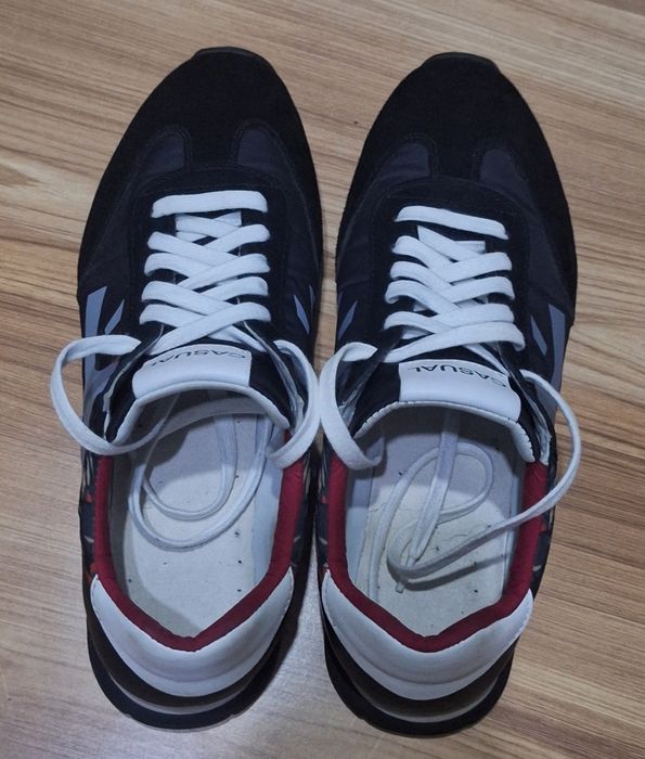 Стильные кроссовки DAGEM