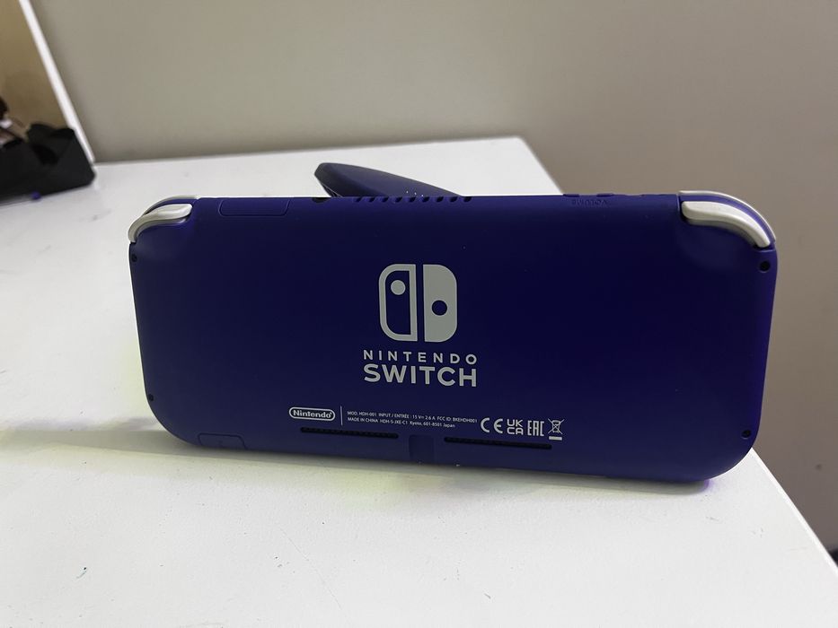 Nintendo Switch Lite состояние новое, без дефектов, торг уместен