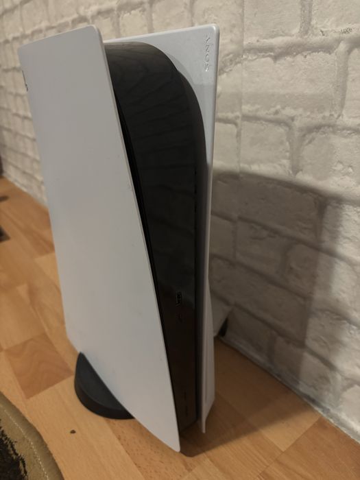 Playstation 5 2TB c Edge controller  и 2 игри и безжични слушалки