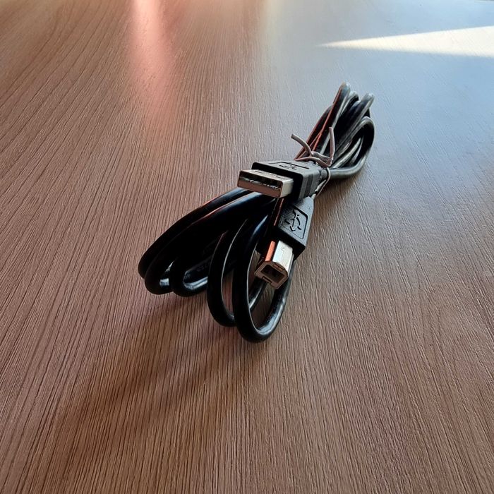 Cablu adaptor USB-B la USB = Cablu adaptor USB tip A la USB tip B