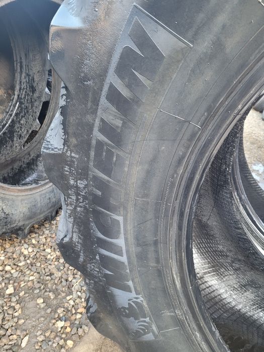 Anvelope tractor Michelin 650/65 R42 (Fără  reparații )