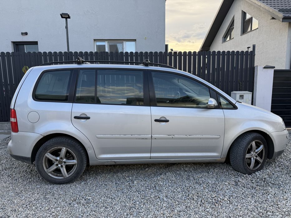 VOLKSWAGEN Touran 2004 — imagine 3