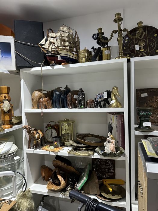 Lot Obiecte de arta, statuete, obiecte vechi anticariat, lichidare sto