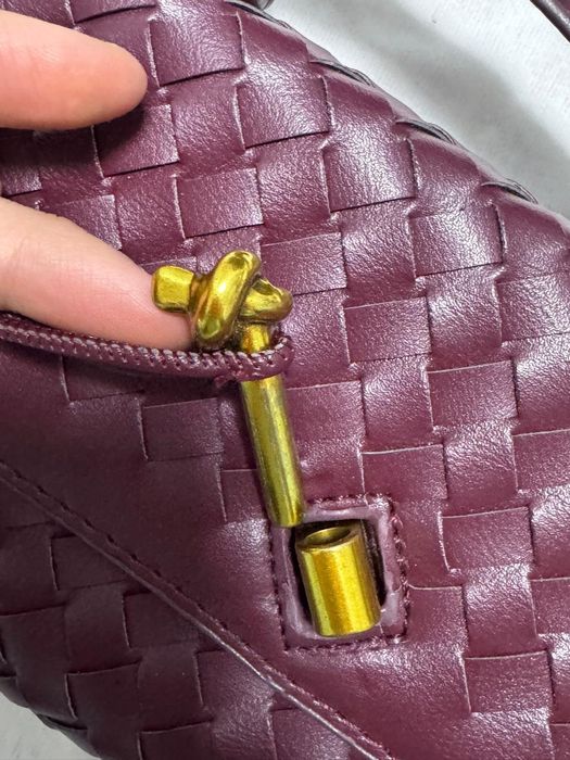 Продаётся клатч Bottega Veneta